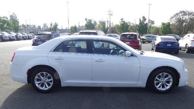 2015 Chrysler 300 Limited
