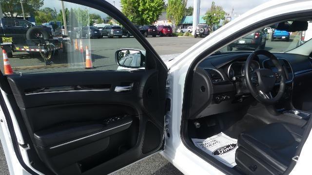 2015 Chrysler 300 Limited
