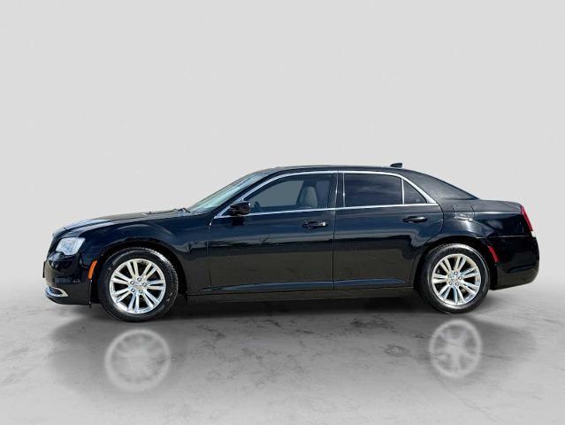 2017 Chrysler 300 - $10,275