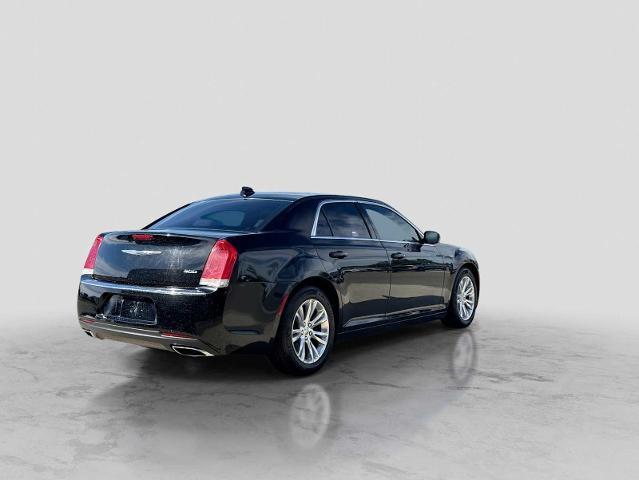 2017 Chrysler 300 - $10,275