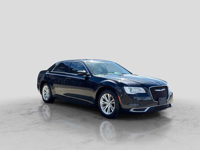 2017 Chrysler 300 - $10,275