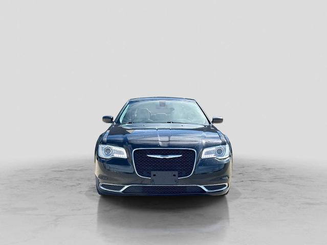 2017 Chrysler 300 - $10,275