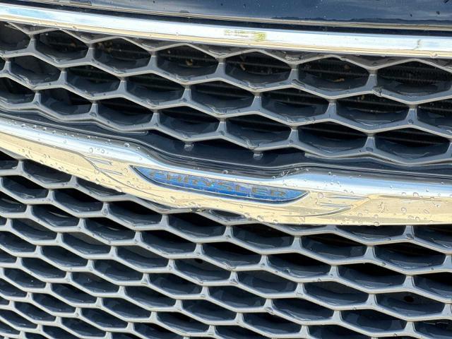2017 Chrysler 300 - $10,275