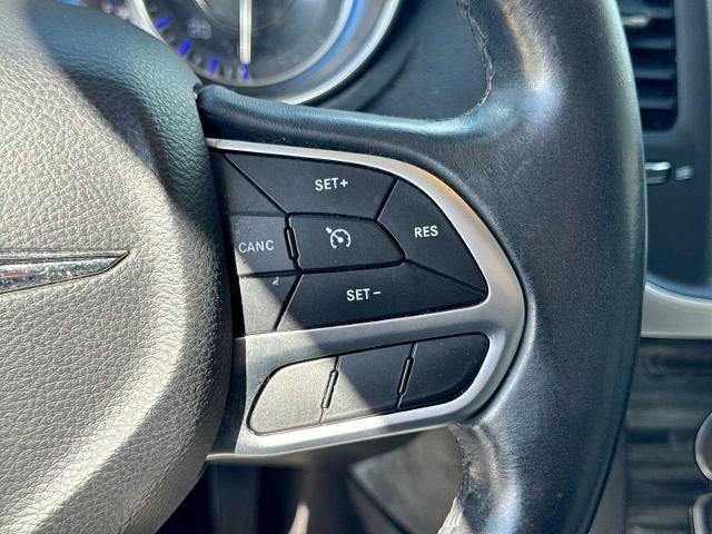 2017 Chrysler 300 - $10,275