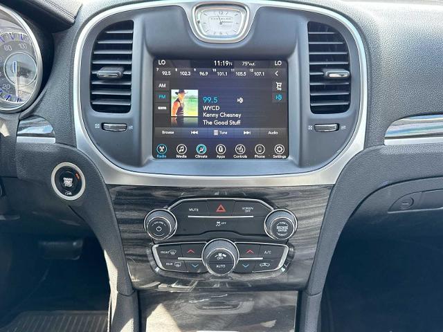 2017 Chrysler 300 - $10,275