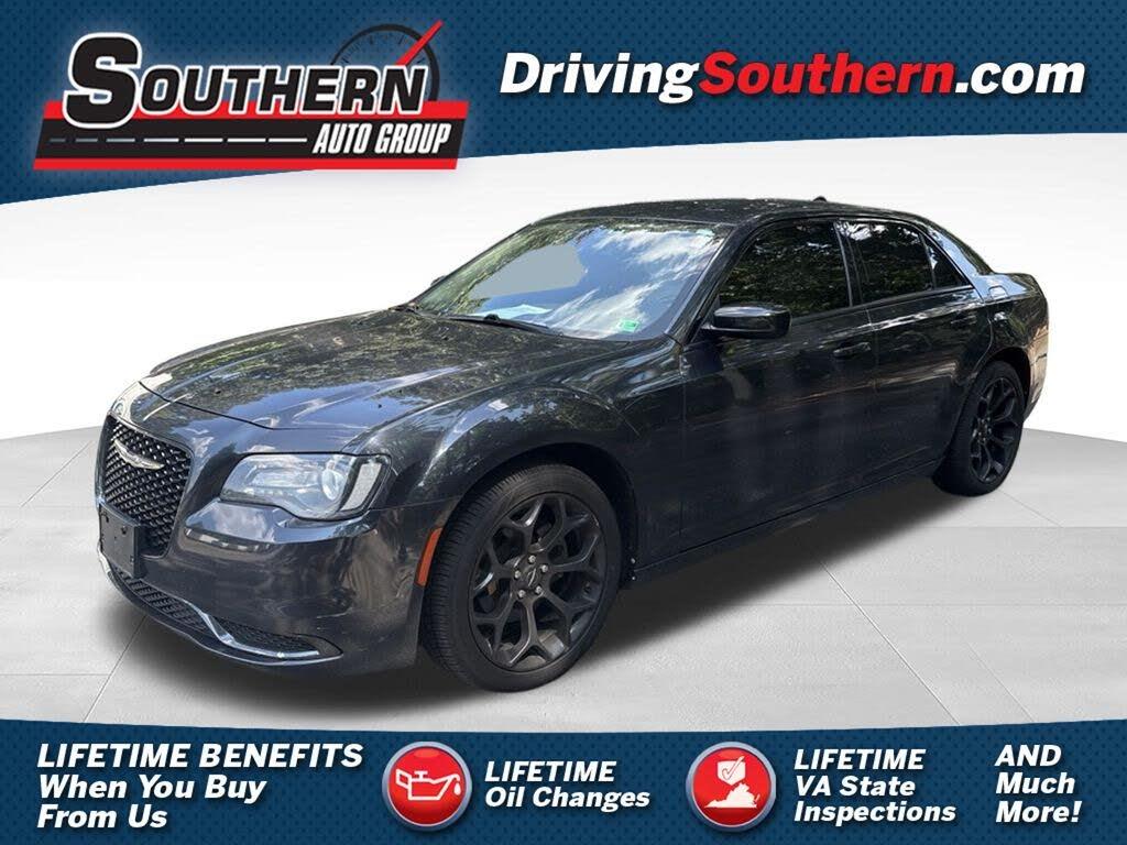 2019 Chrysler 300 - $15,858