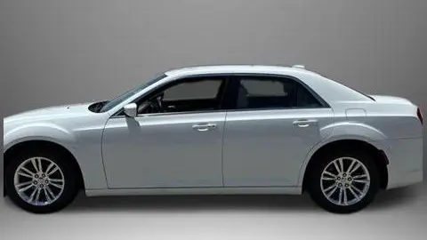 2020 Chrysler 300 Touring L
