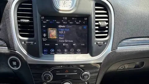 2020 Chrysler 300 Touring L