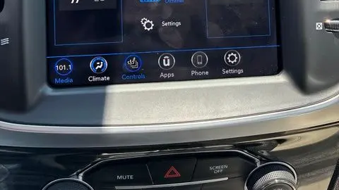 2020 Chrysler 300 Touring L