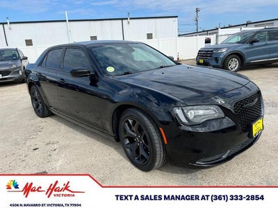 2023 Chrysler 300 Touring 4DR Sedan