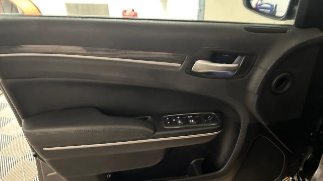 2018 Chrysler 300 Touring