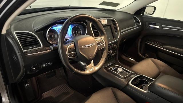 2018 Chrysler 300 Touring