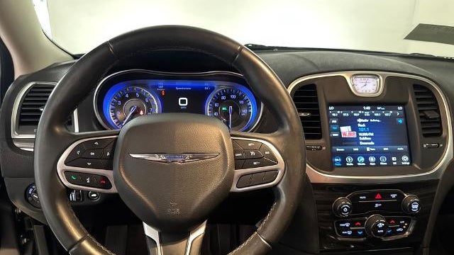2018 Chrysler 300 Touring