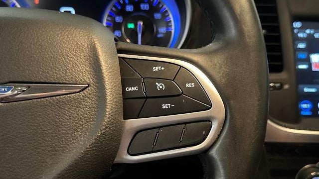 2018 Chrysler 300 Touring