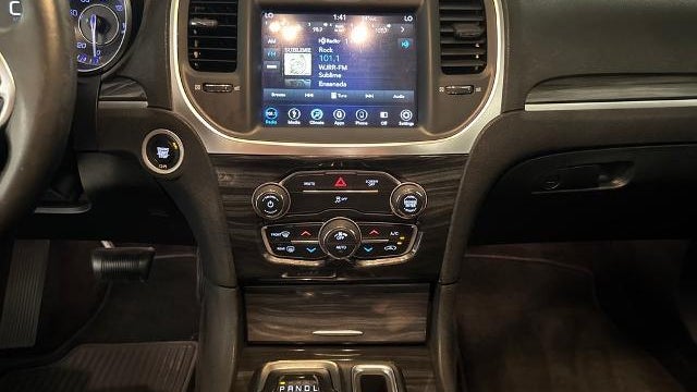 2018 Chrysler 300 Touring
