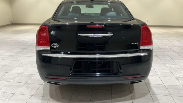 2019 Chrysler 300 Touring L
