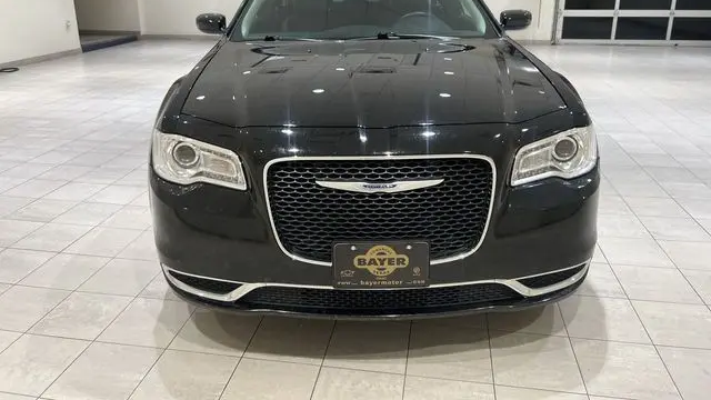 2019 Chrysler 300 Touring L