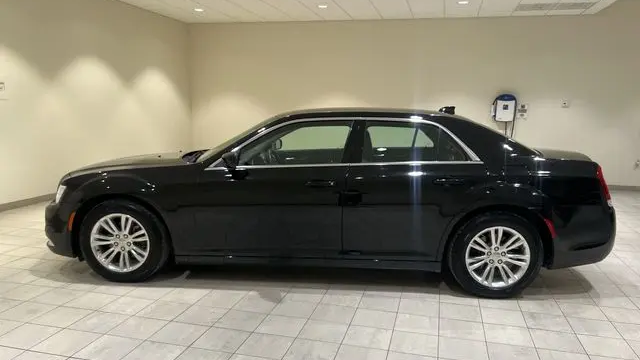 2019 Chrysler 300 Touring L