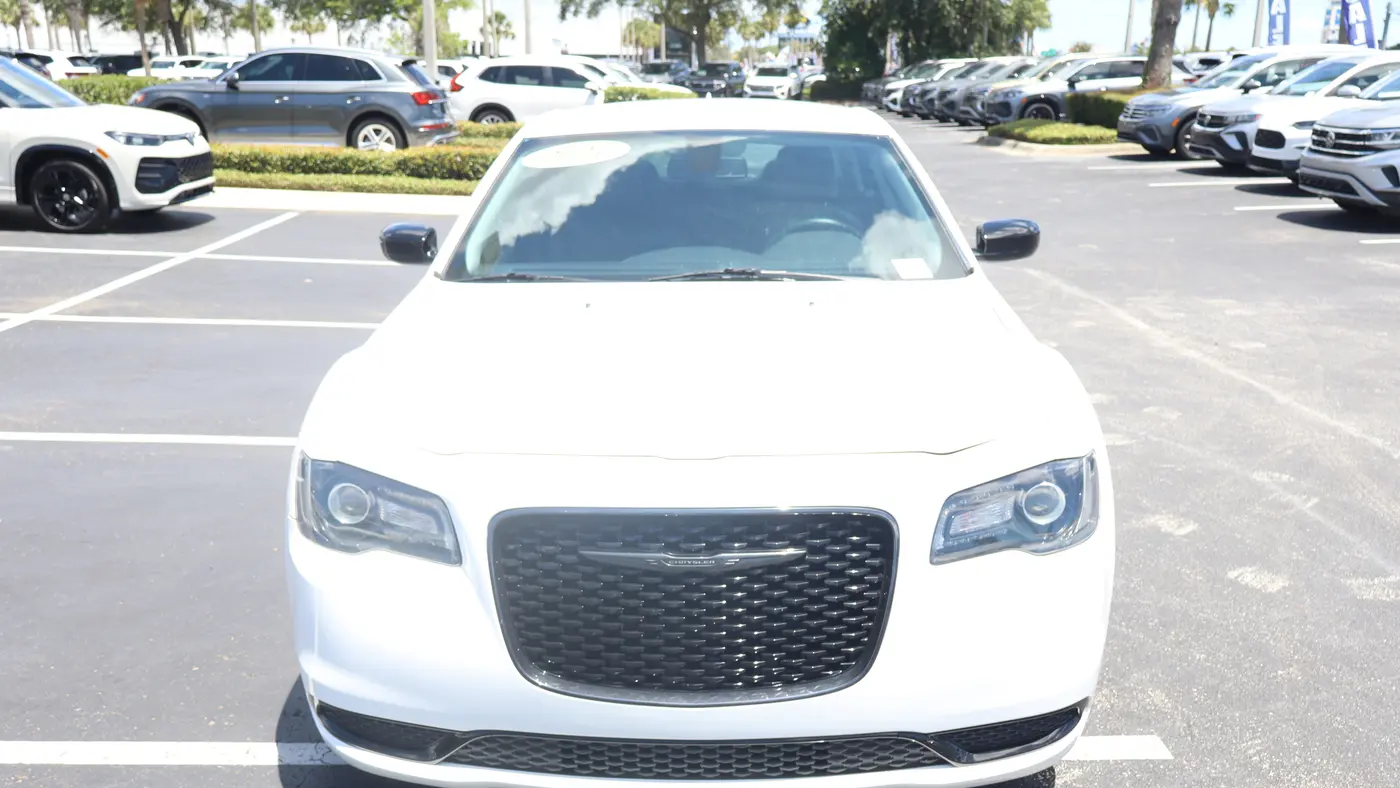 2021 Chrysler 300 Touring