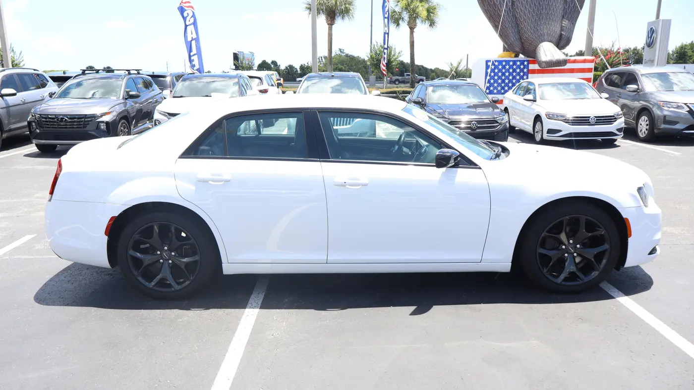 2021 Chrysler 300 Touring