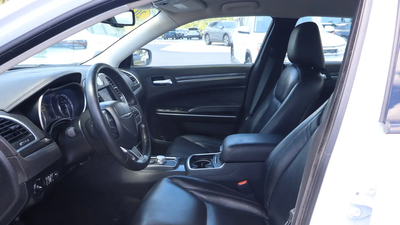 2021 Chrysler 300 Touring