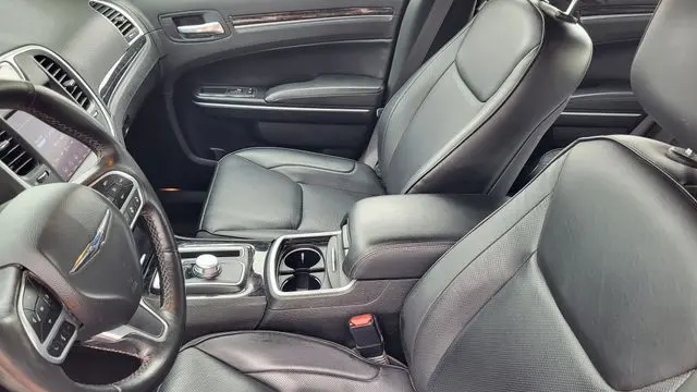 2021 Chrysler 300 Touring