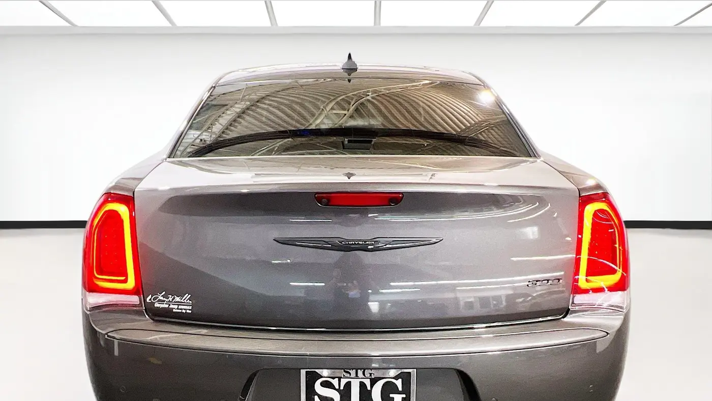 2021 Chrysler 300 Touring L