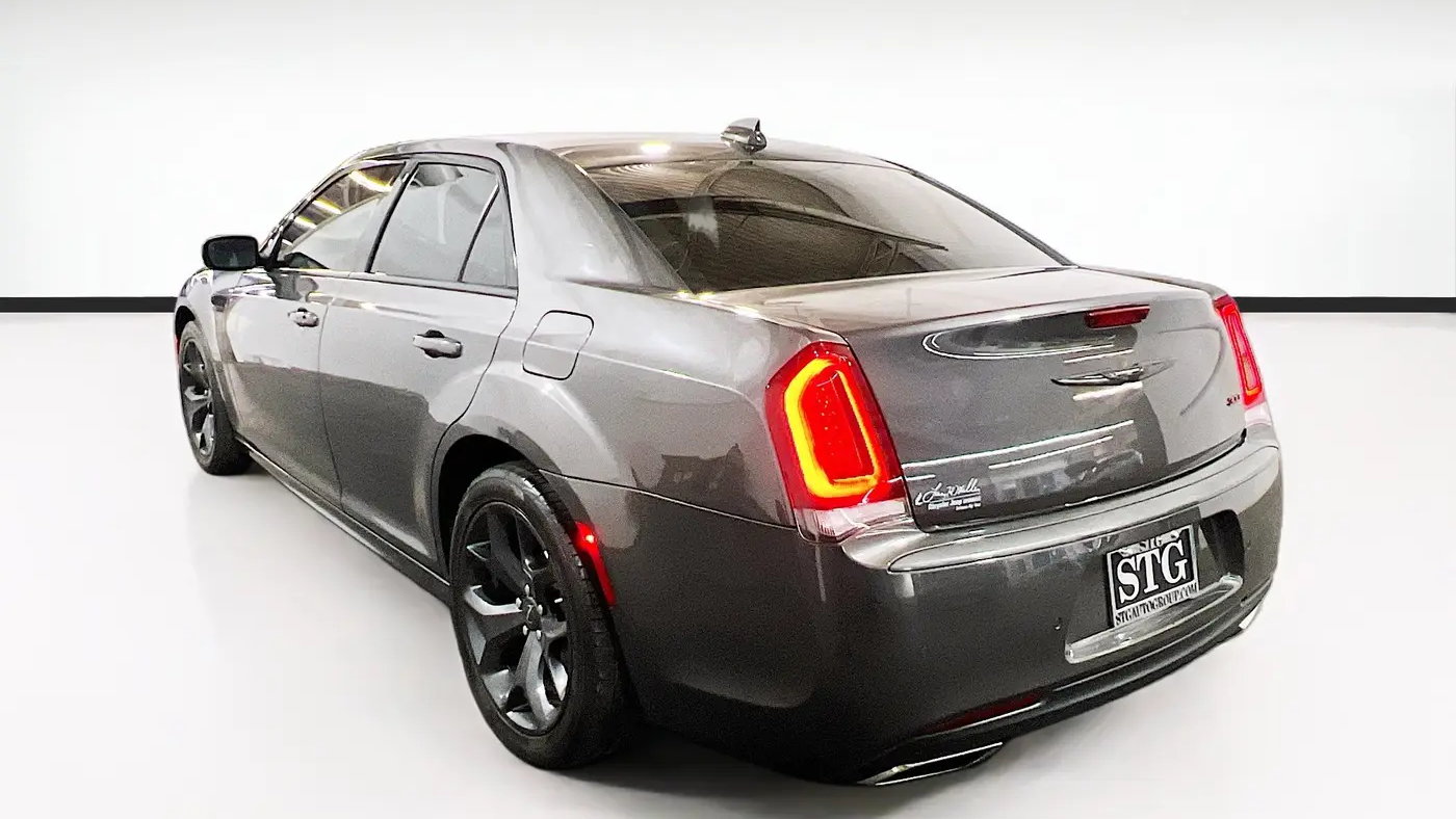 2021 Chrysler 300 Touring L