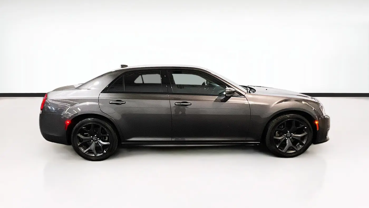 2021 Chrysler 300 Touring L