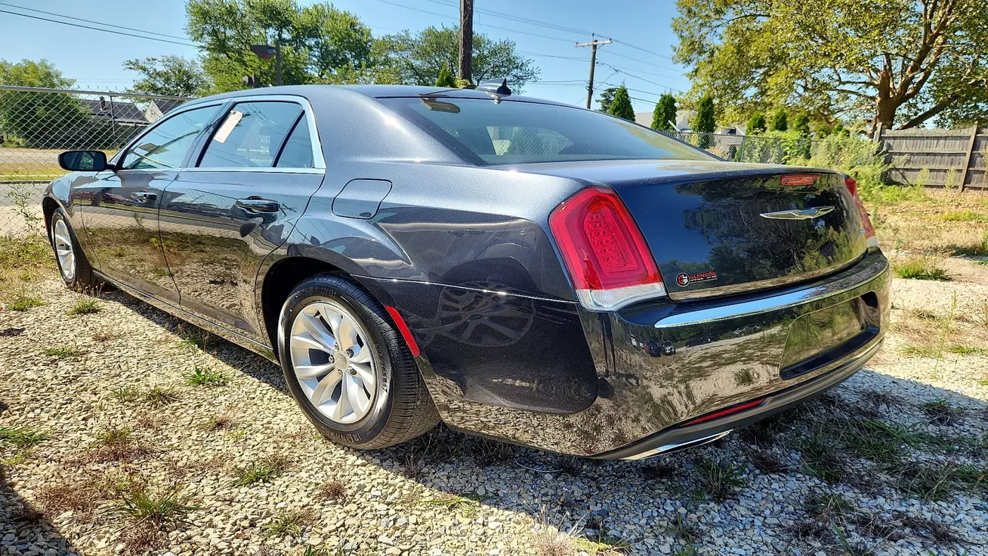 2018 Chrysler 300 Touring