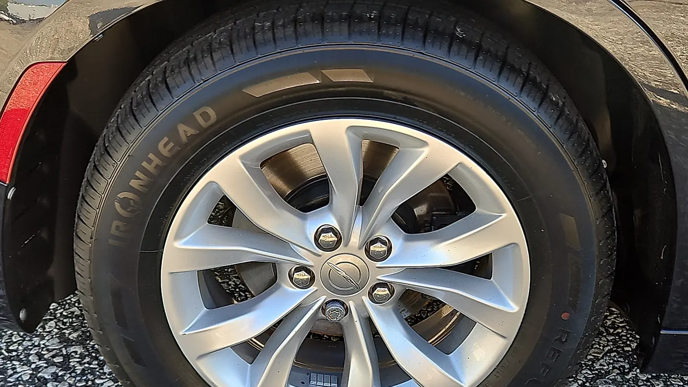 2018 Chrysler 300 Touring