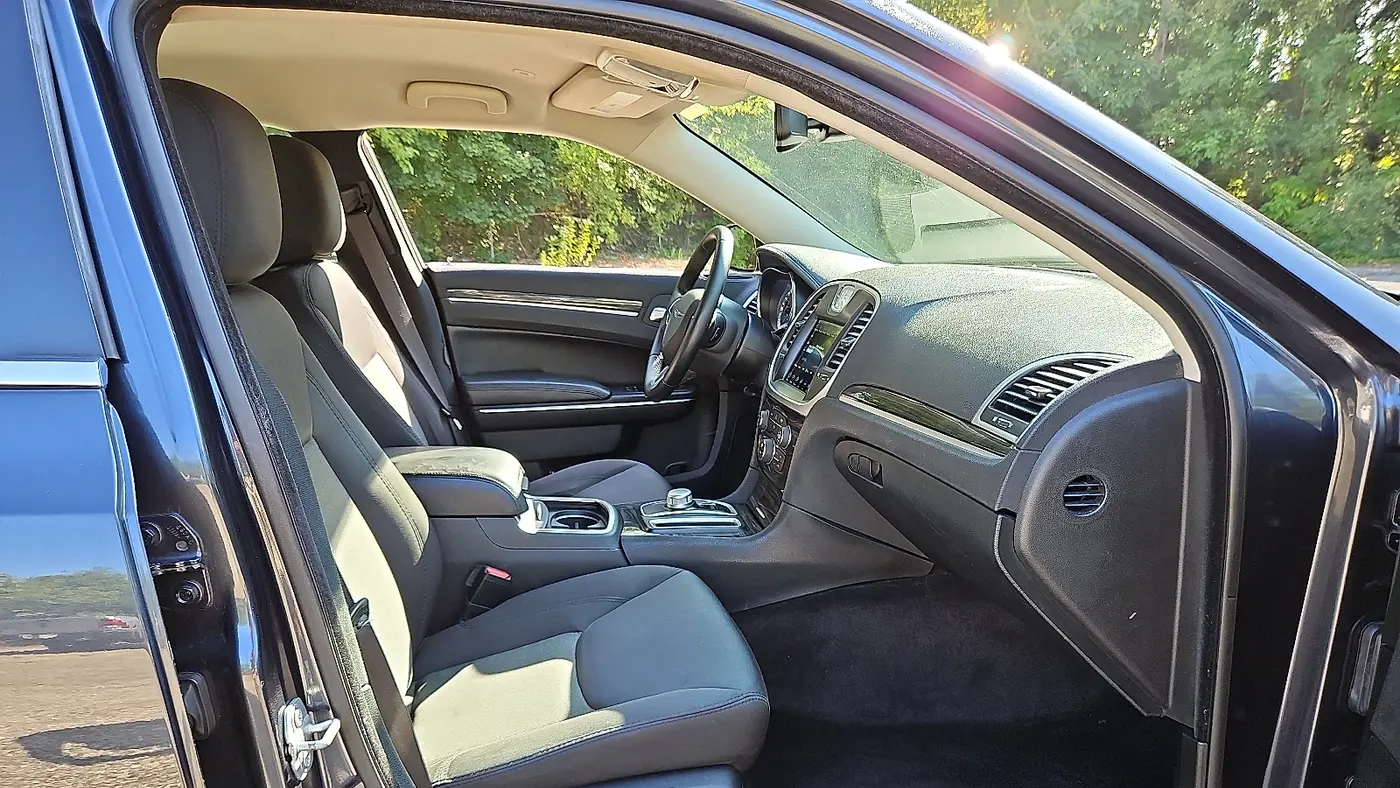 2018 Chrysler 300 Touring