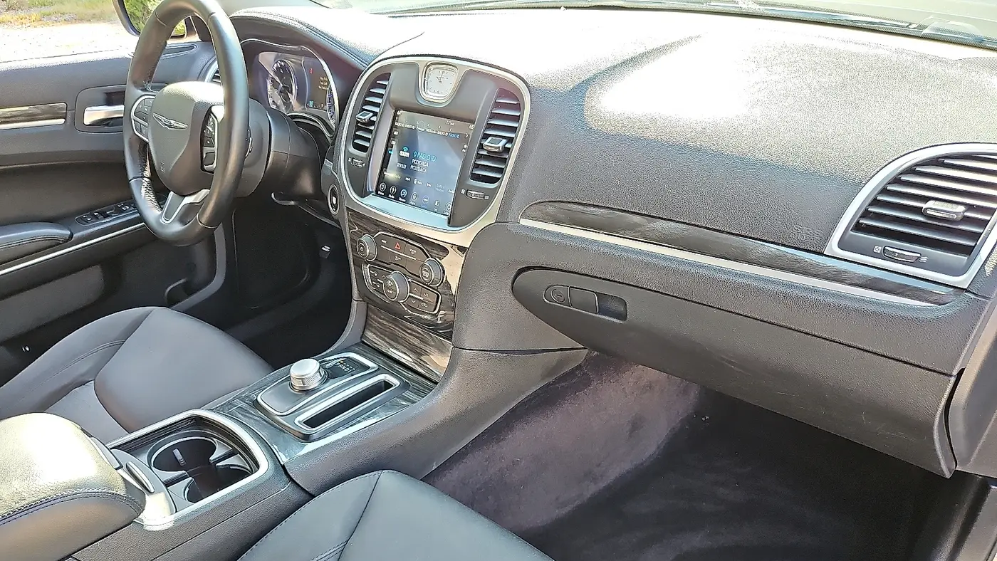 2018 Chrysler 300 Touring