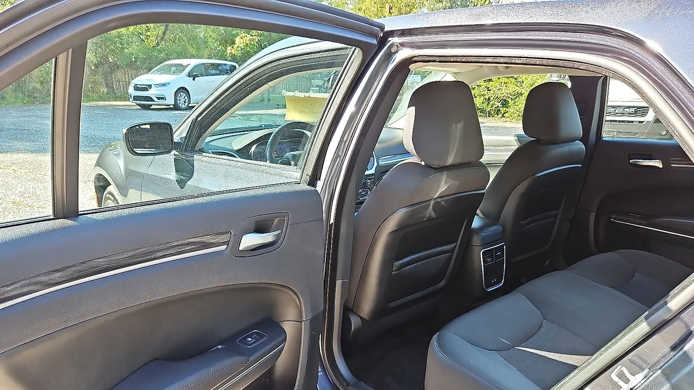 2018 Chrysler 300 Touring