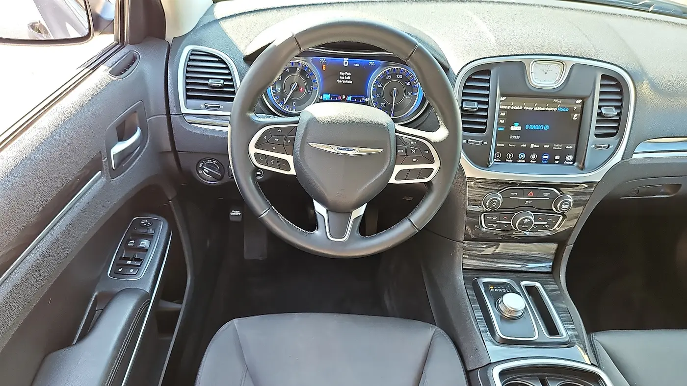 2018 Chrysler 300 Touring