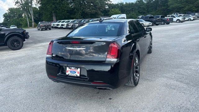 2018 Chrysler 300 Touring