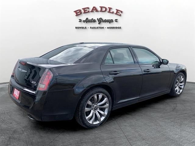 2014 Chrysler 300 - $15,125