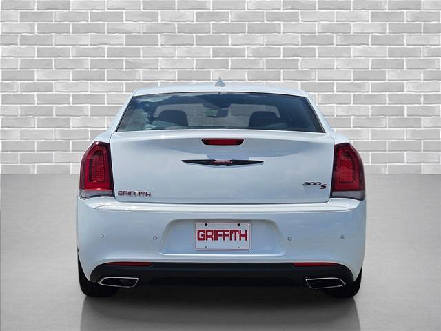 2023 Chrysler 300 - $30,940