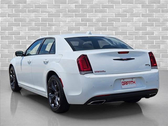 2023 Chrysler 300 - $30,940