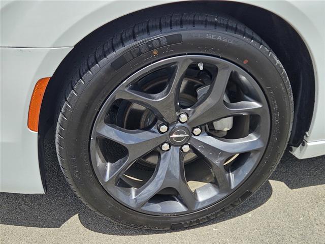 2023 Chrysler 300 - $30,940