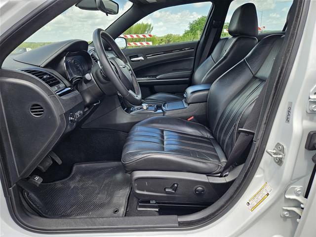 2023 Chrysler 300 - $30,940