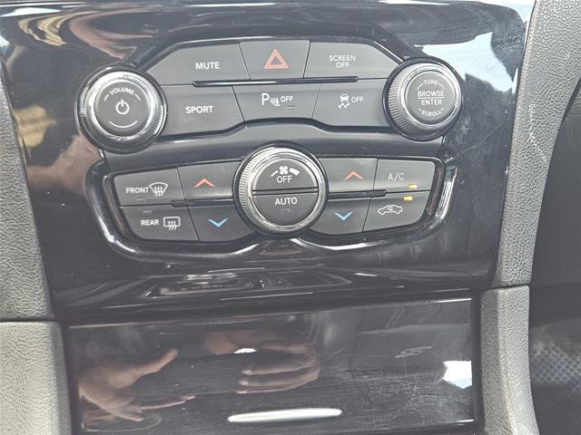 2023 Chrysler 300 - $30,940