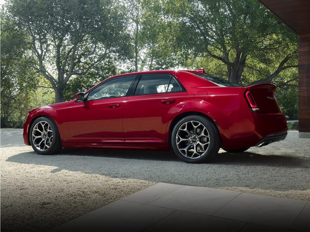 2019 Chrysler 300 - $17,995
