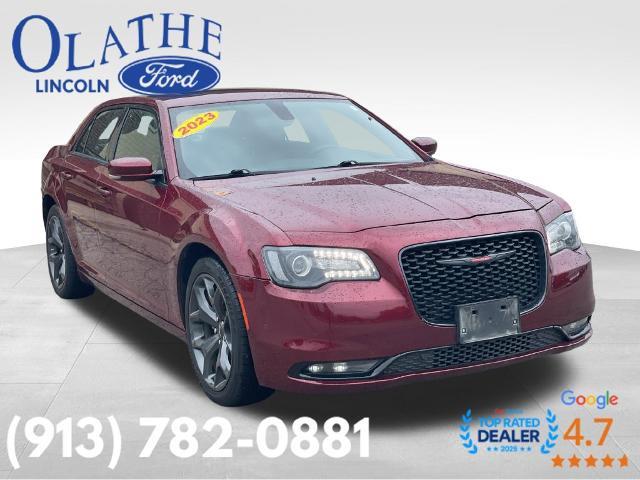 2023 Chrysler 300 - $24,444