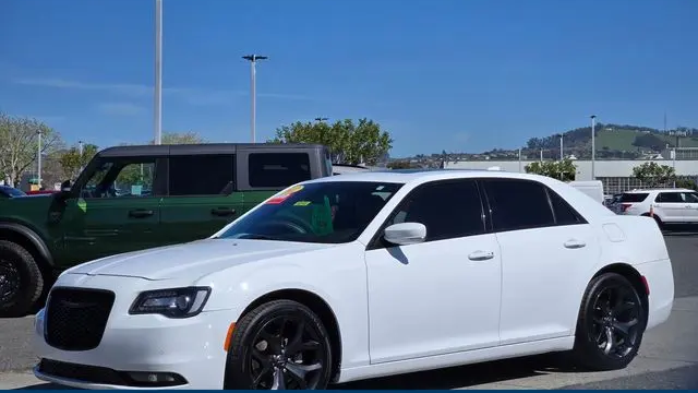 2022 Chrysler 300 S V6