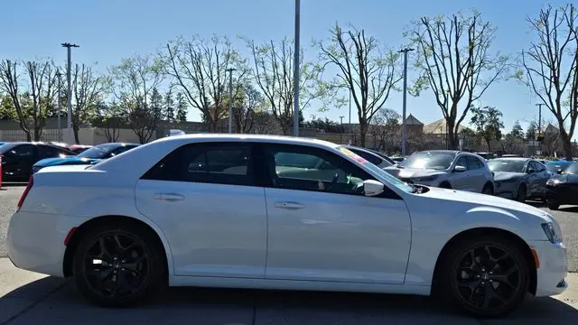 2022 Chrysler 300 S V6