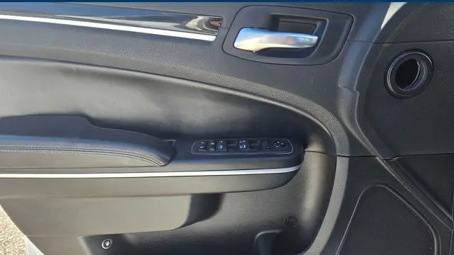 2022 Chrysler 300 S V6