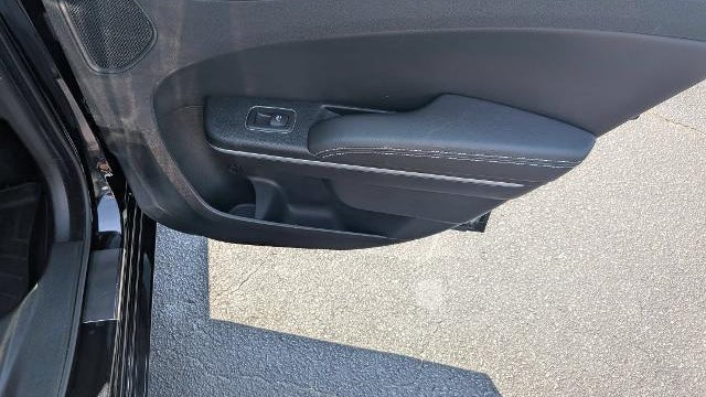 2023 Chrysler 300 S V6