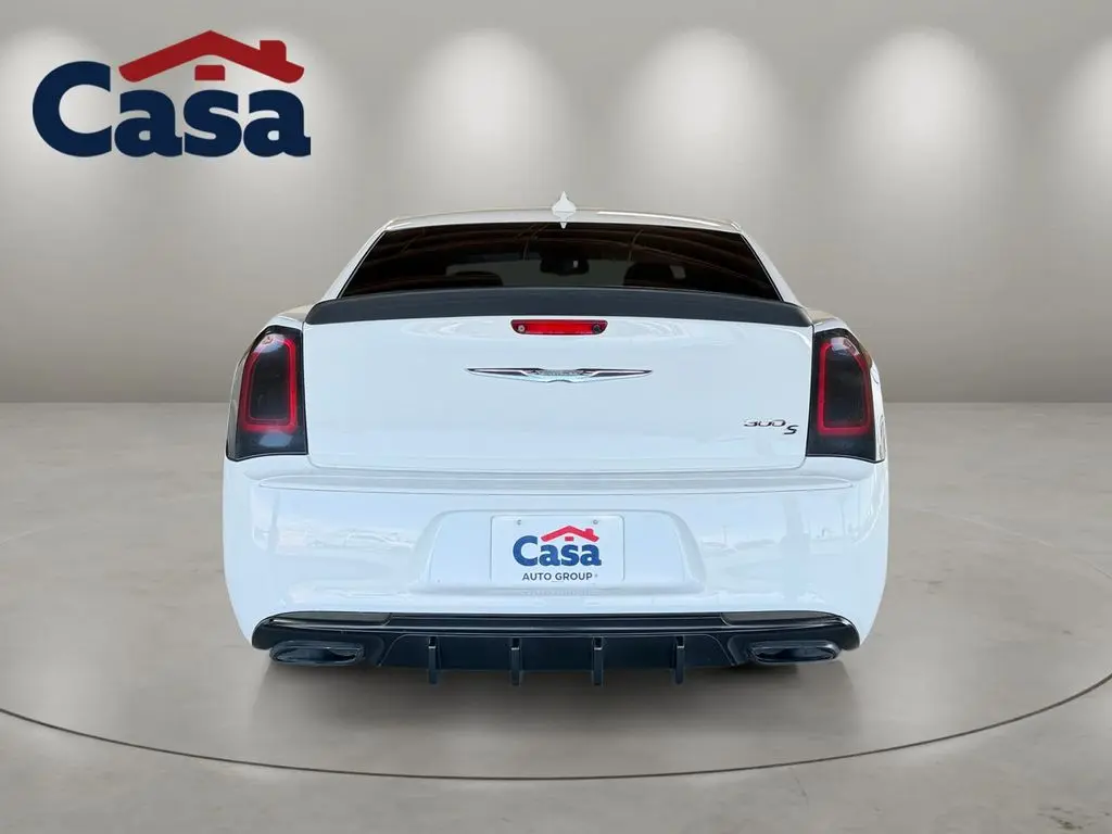 2019 Chrysler 300 - $18,003