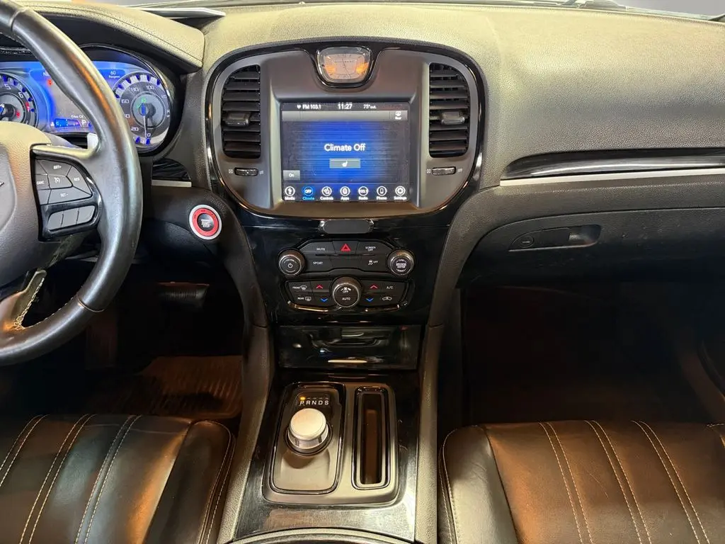 2019 Chrysler 300 - $18,003